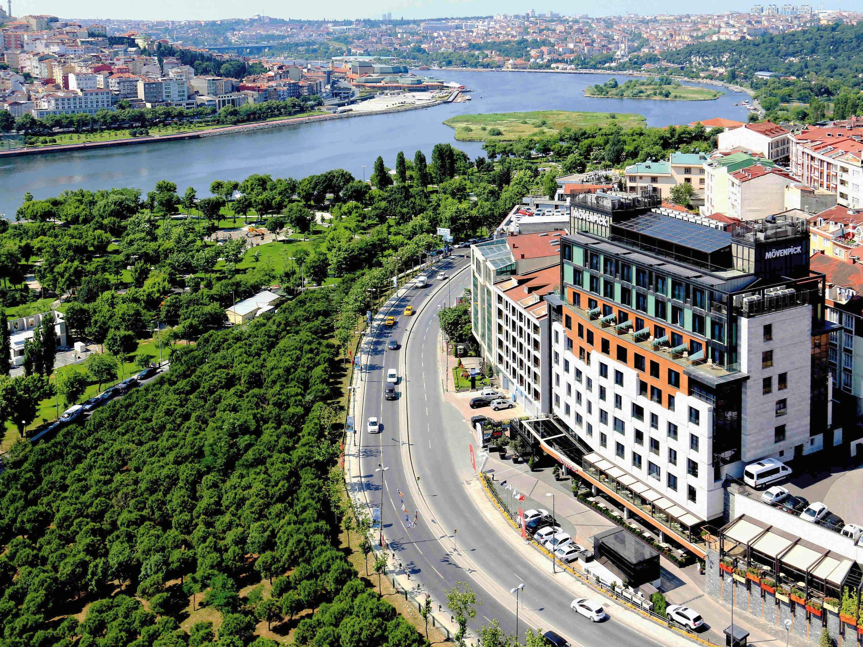 Moevenpick Istanbul Hotel Golden Horn Eksteriør billede The Bosphorus University campus