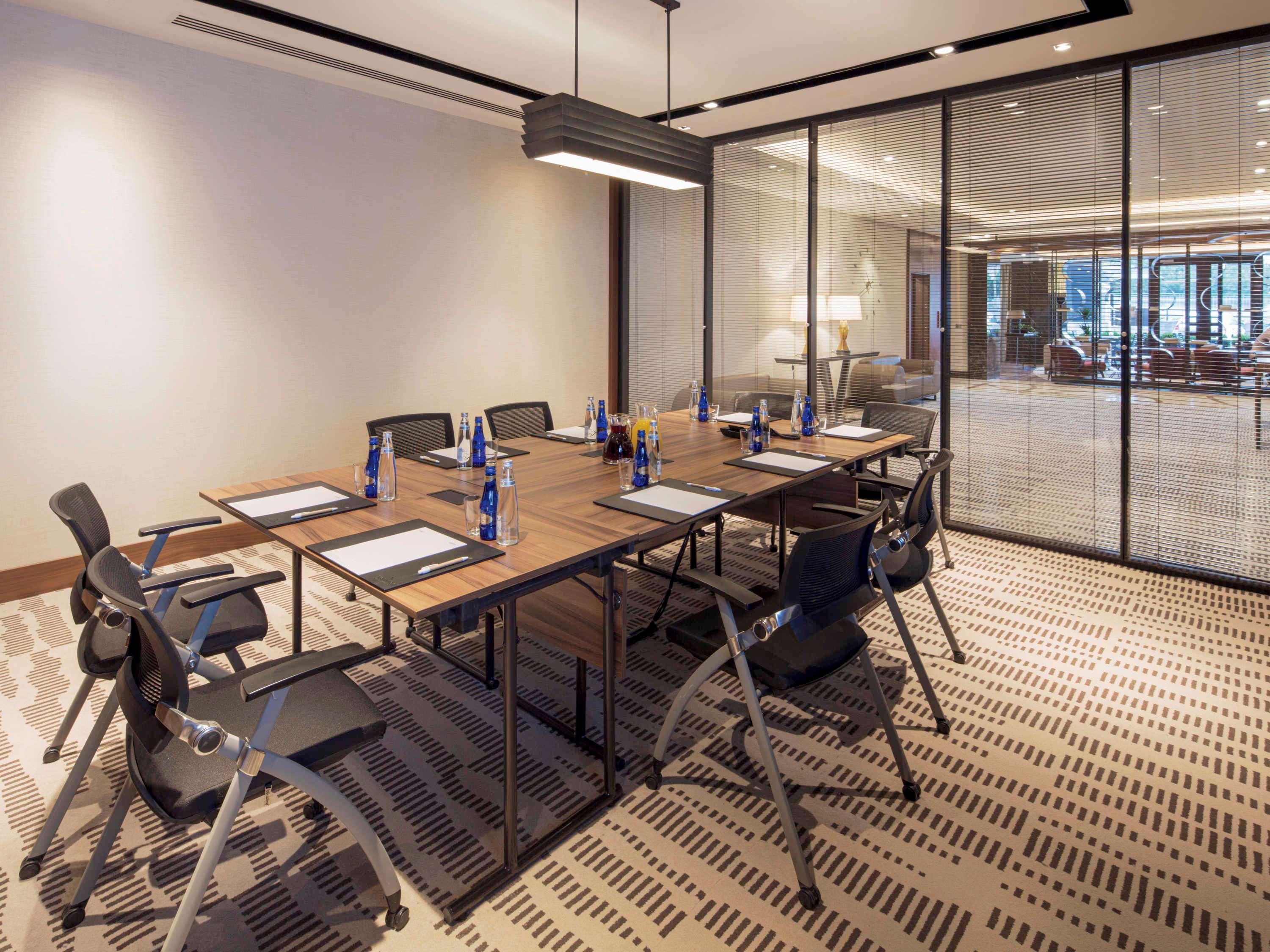 Moevenpick Istanbul Hotel Golden Horn Eksteriør billede Meeting room
