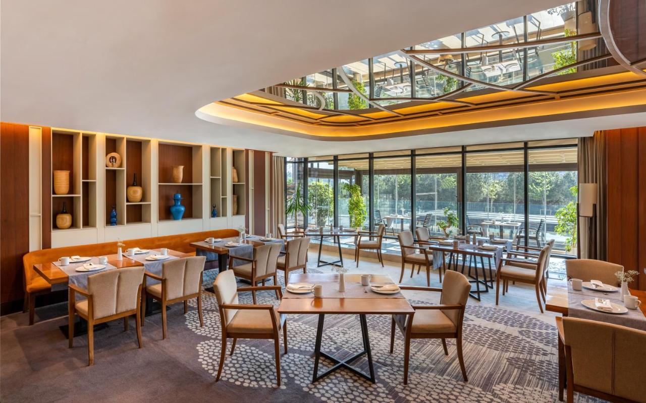 Moevenpick Istanbul Hotel Golden Horn Eksteriør billede The restaurant