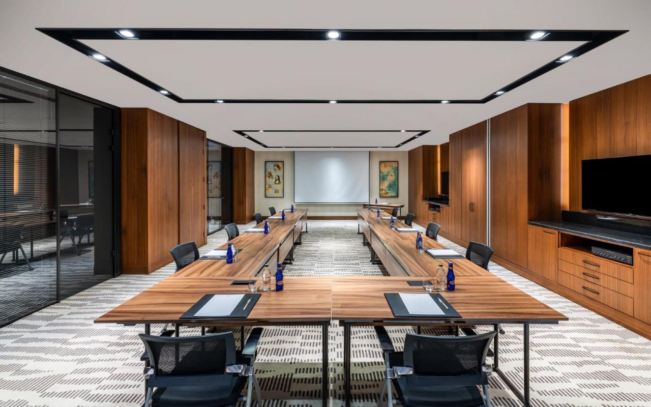 Moevenpick Istanbul Hotel Golden Horn Eksteriør billede Meeting room