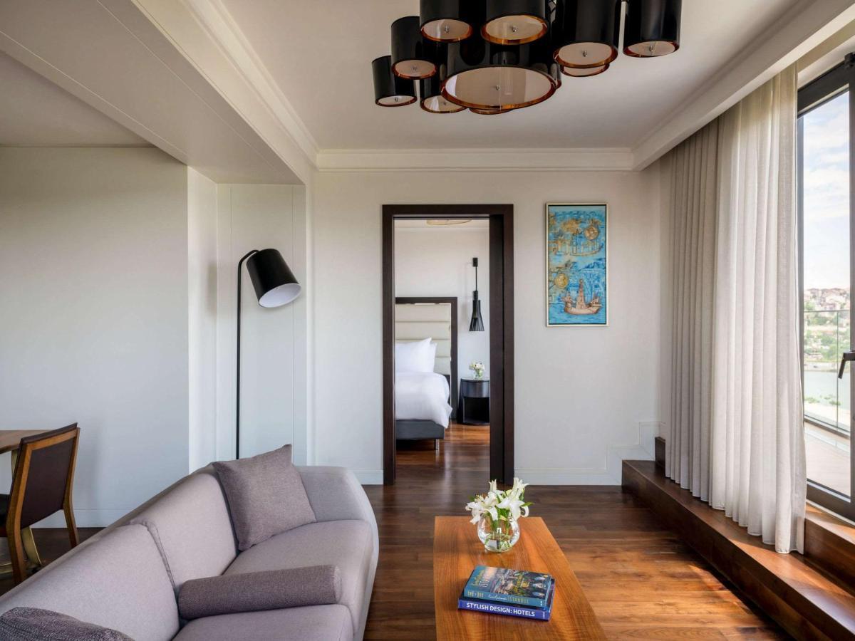 Moevenpick Istanbul Hotel Golden Horn Eksteriør billede A suite at the hotel