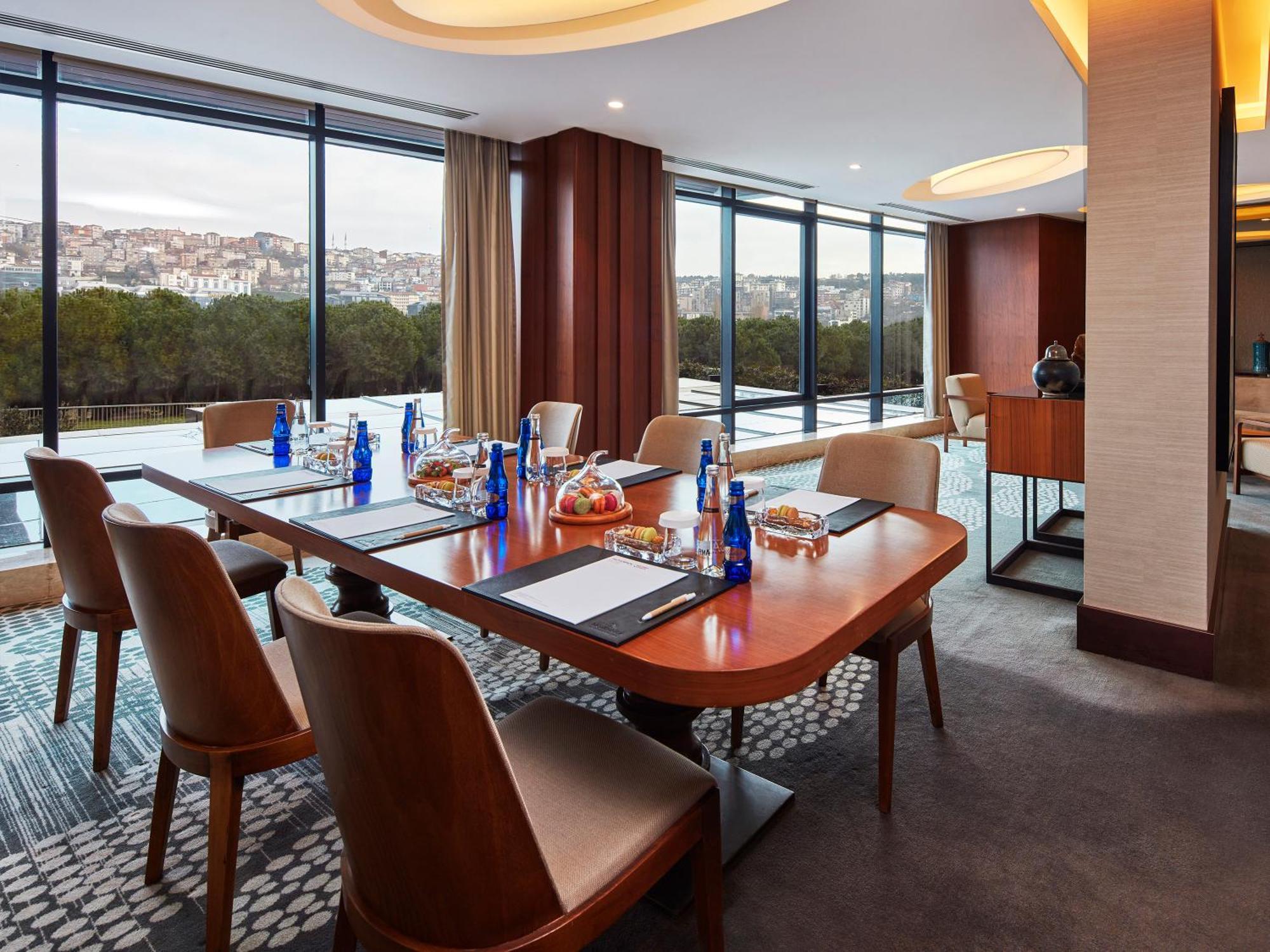 Moevenpick Istanbul Hotel Golden Horn Eksteriør billede Meeting room